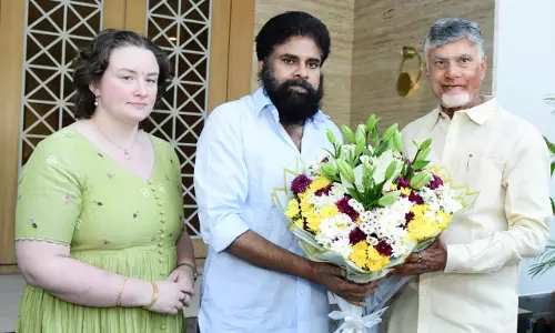 Naidu Visits Pawan Kalyan Post Surgery Naidu Visits Pawan Kalyan Post Surgery