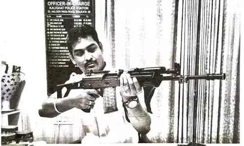 OC, Kalighat Police Station Suspended For Social Media Post After TMC Complaint To EC OC, Kalighat Police Station Suspended For Social Media Post After TMC Complaint To EC