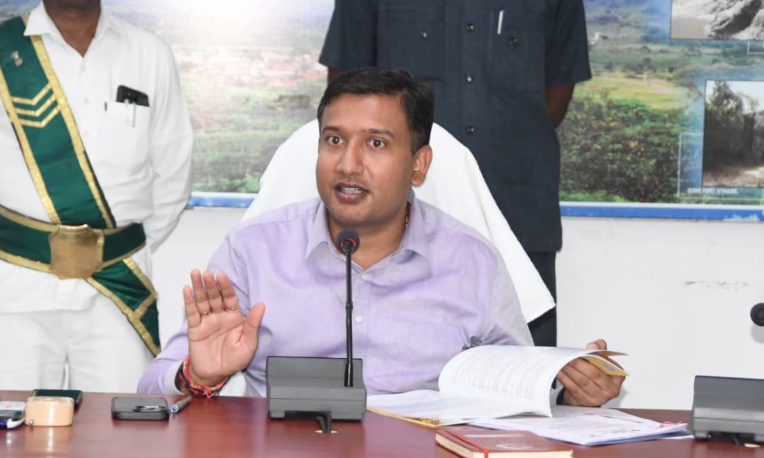 Adequate Seed, Fertiliser Stocks Available For Kharif, Says Collector
