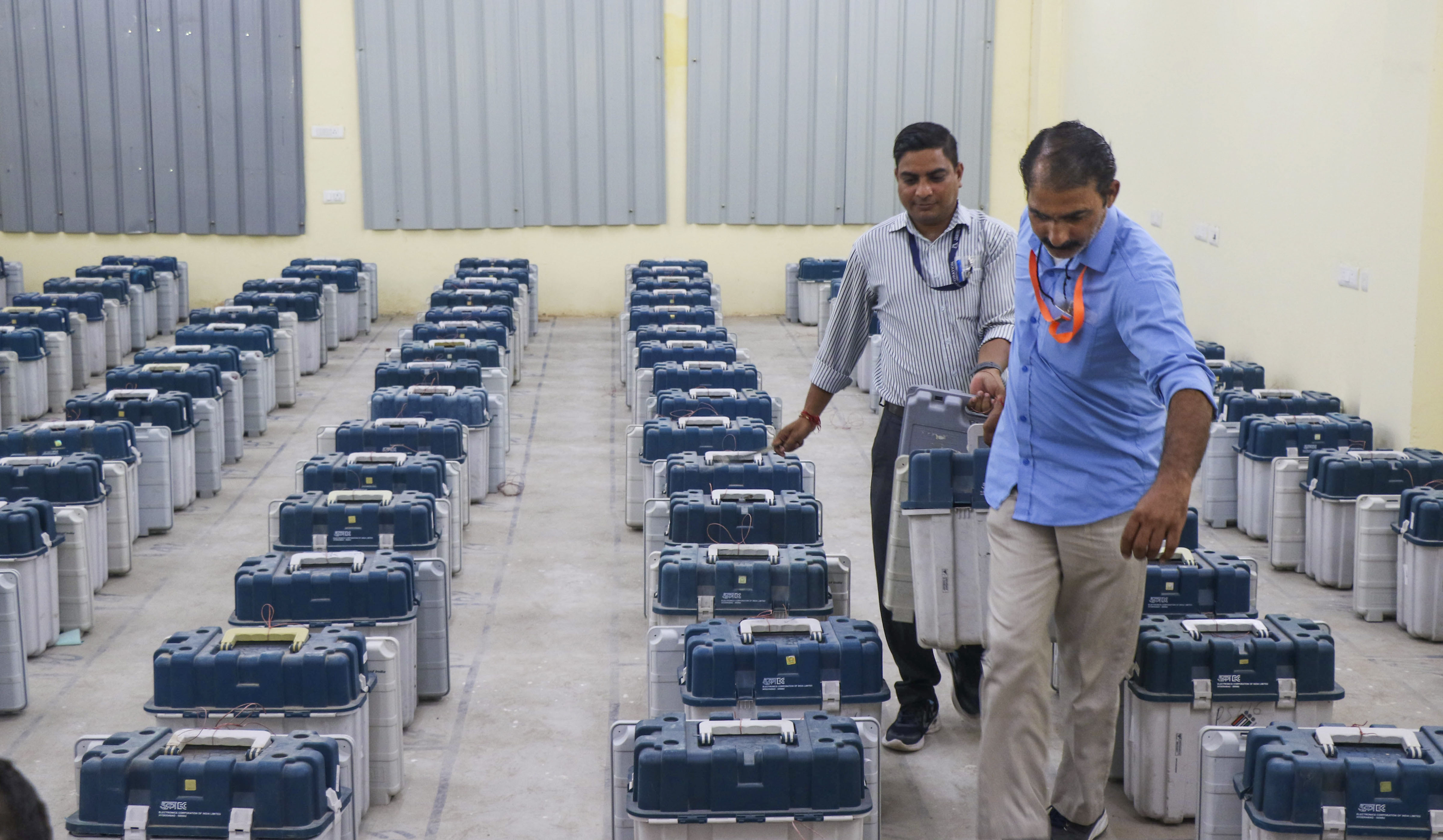 TMC, BJP Agents Clash Ahead of West Bengal Counting of Votes