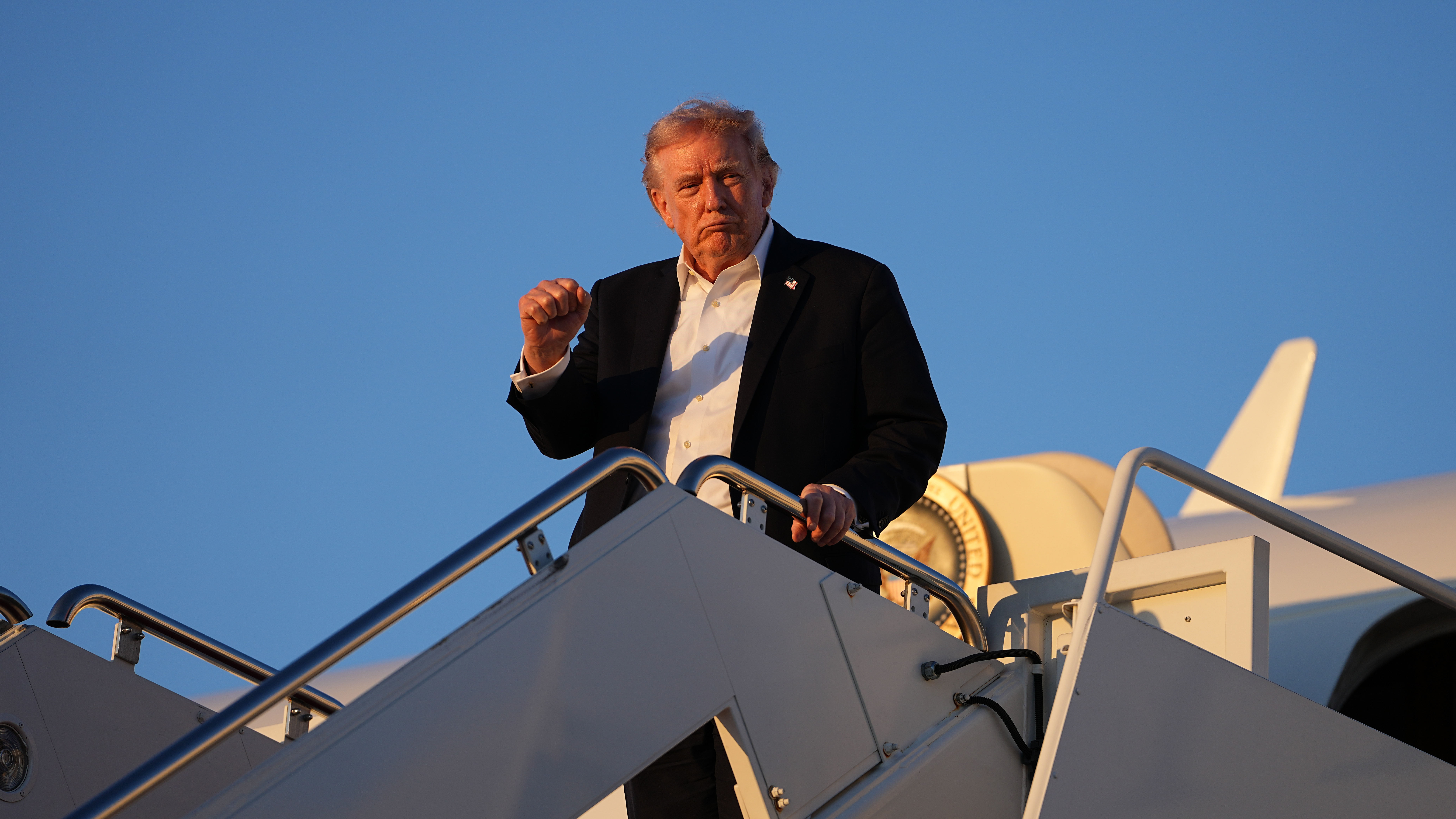 Project to Help Stranded Ships Leave Strait of Hormuz to Start Monday, Says Trump