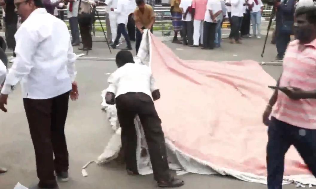As DMK Trails to Third Place, Celebration Tents Dismantled at Party Headquarters