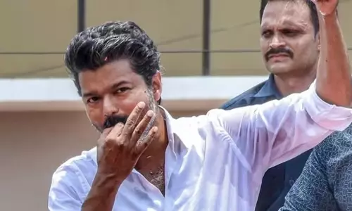 Thalapathy Fans Throng Vijay Residence in Chennai
