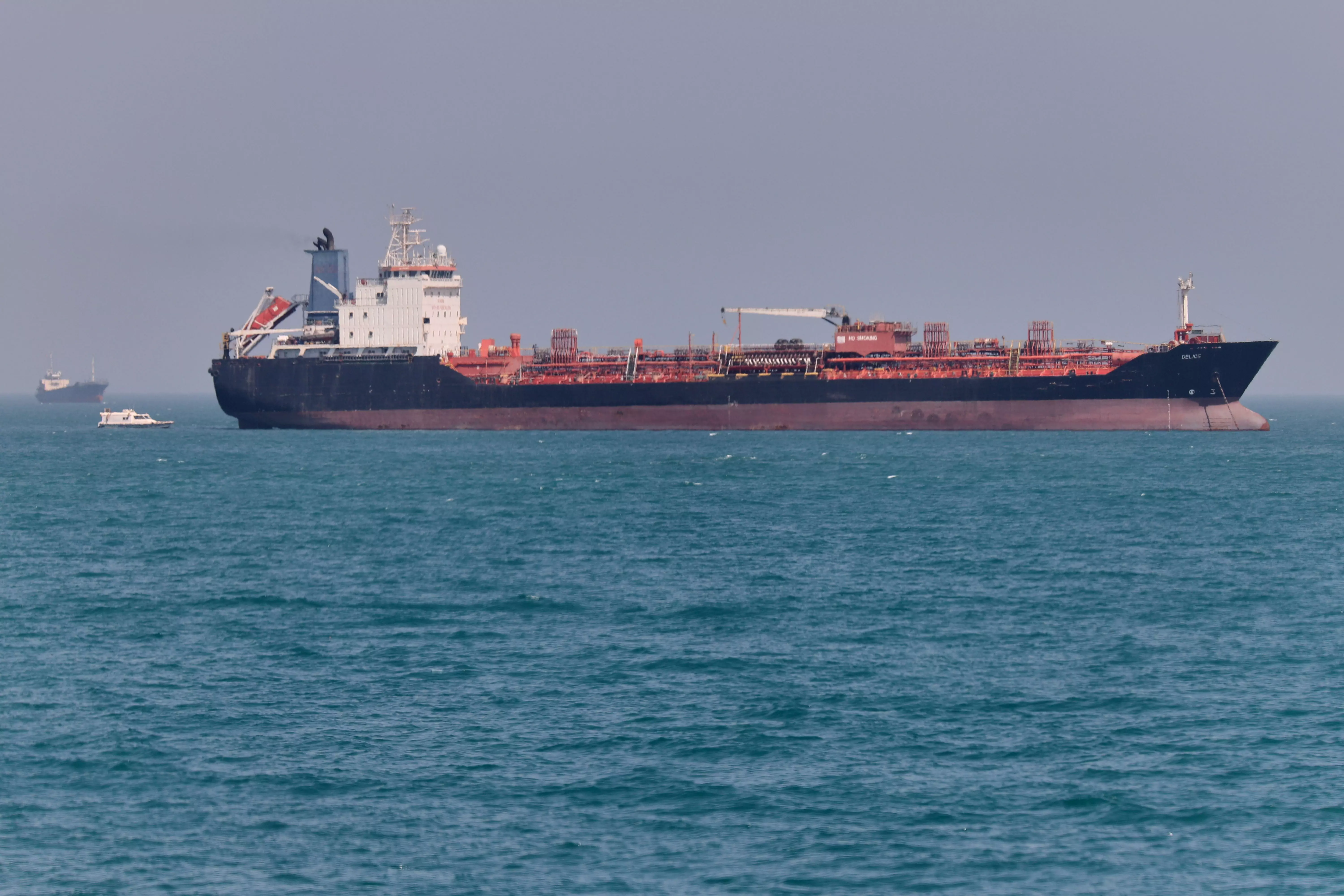US, Iran Launch New Attacks as They Wrestle for Control of Gulf Waters
