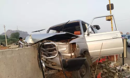 Prabhas’ Fauzi Movie Team Meets With Fatal Accident in Hyderabad