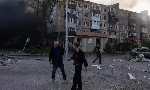 Russian Strikes Kill 21 in Ukraine Russian Strikes Kill 21 in Ukraine
