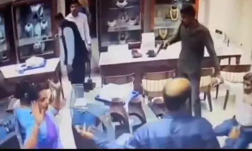 PMJ Robbery Exposes Major Security Lapses Leading to Rs 2 Cr Robbery PMJ Robbery Exposes Major Security Lapses Leading to Rs 2 Cr Robbery