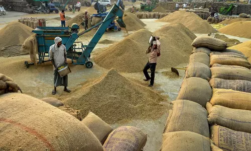 JD(S) Wants Maharashtra to Raise NFSA Income Limit to Rs 2.5 Lakh JD(S) Wants Maharashtra to Raise NFSA Income Limit to Rs 2.5 Lakh