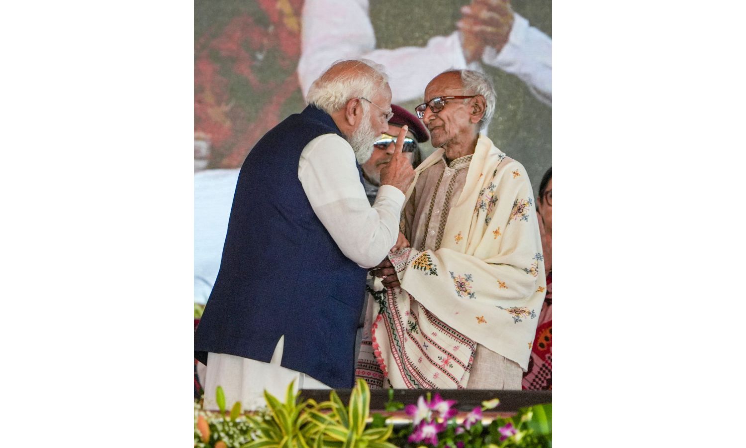 Modi Touches Feet Of 98-year-old BJP Veteran At Swearing-in Of Party's First Govt In Bengal