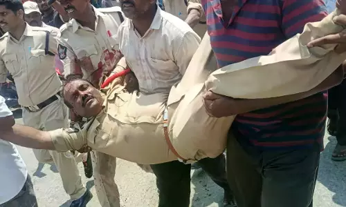 Banner Dispute Turns Violent In Kadapa, CI Injured
