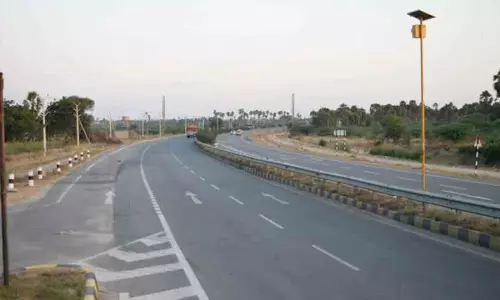 Congress, BRS Councillors Clash Over Road Widening Congress, BRS Councillors Clash Over Road Widening