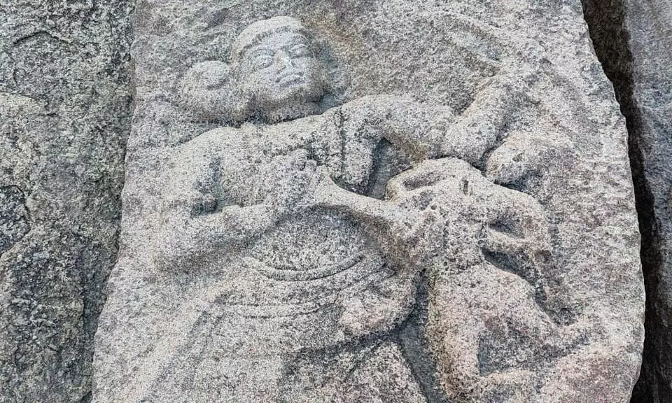 Archaeological Find: Four 13th-Century Hero Stones Discovered At Rameswaram Banda Archaeological Find: Four 13th-Century Hero Stones Discovered At Rameswaram Banda