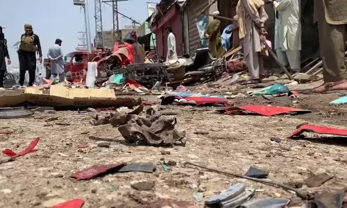 Bomb Rigged To Rickshaw Explodes In Pakistan Bazaar, killing 9