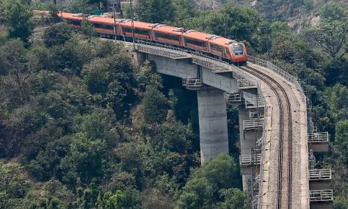 High Demand Greets Extended Jammu–Srinagar Vande Bharat Service
