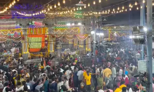 Sea of Devotees for Ganga Jatara at Tataiahgunta Temple Sea of Devotees for Ganga Jatara at Tataiahgunta Temple