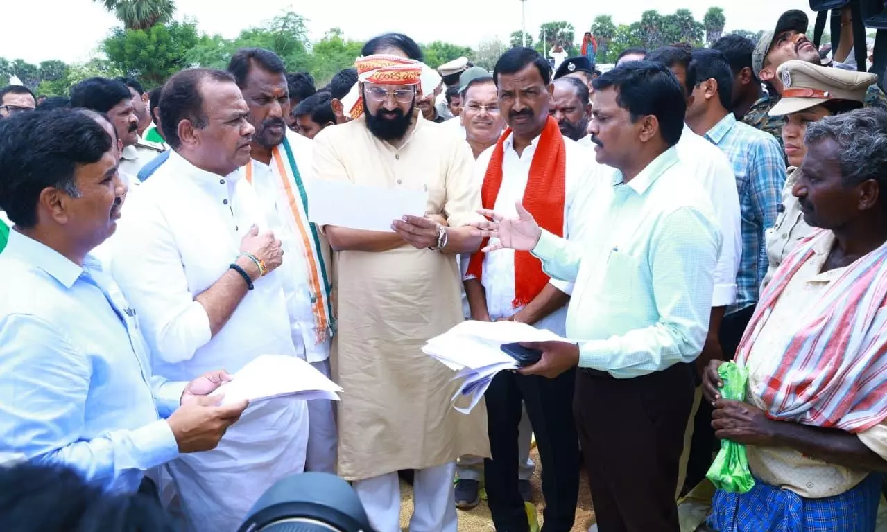 Paddy Procurement Delayed As WB, Bihar Workers Yet To Return: Uttam Paddy Procurement Delayed As WB, Bihar Workers Yet To Return: Uttam
