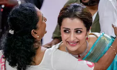 Shobhaa De | Can The ‘Sweet Bird of Youth’ Be Trusted?? Shobhaa De | Can The ‘Sweet Bird of Youth’ Be Trusted??