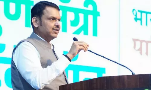 Fadnavis Reaffirms June Deadline for Farm Loan Waiver Fadnavis Reaffirms June Deadline for Farm Loan Waiver