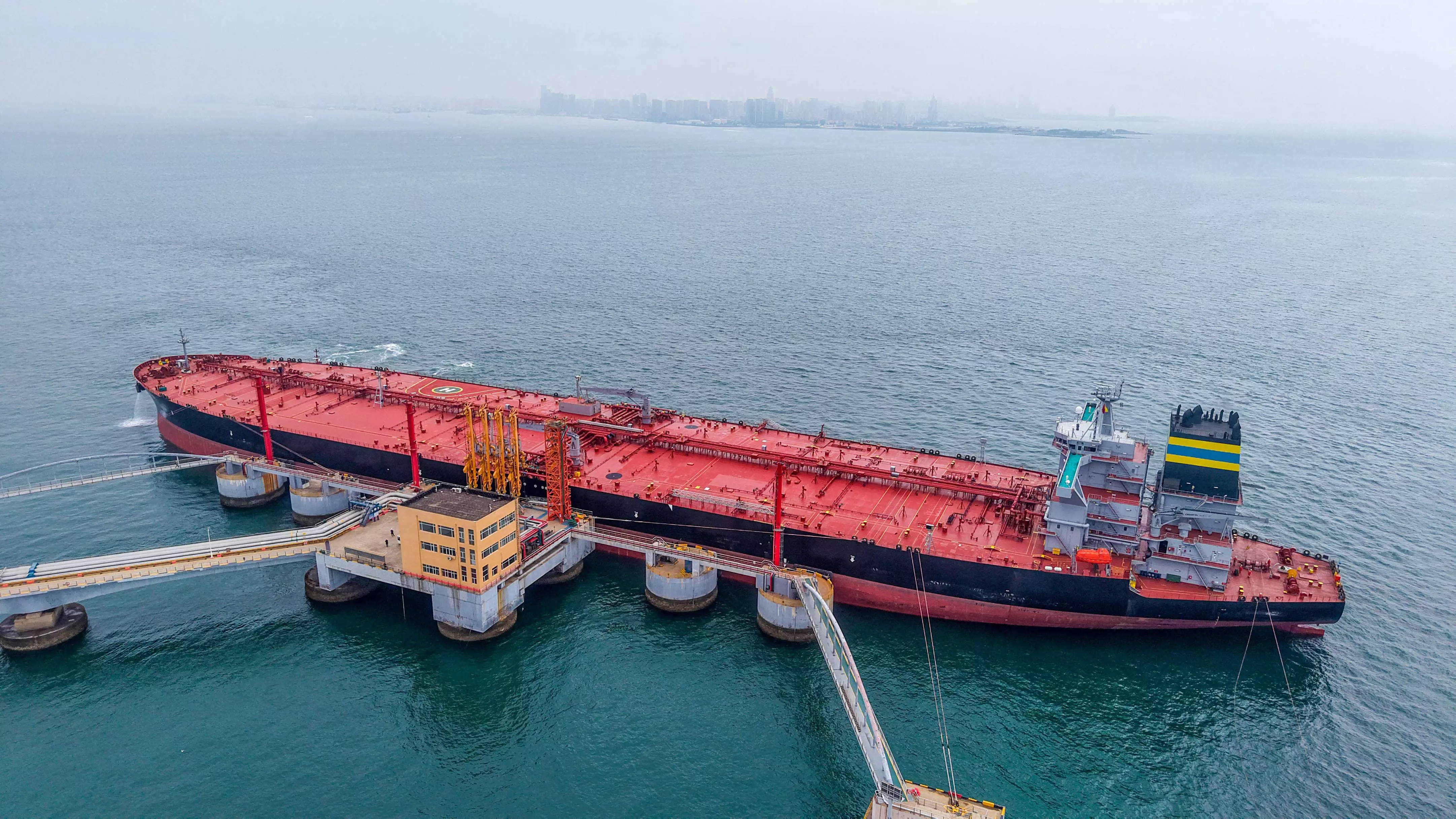 Oil Touches 2-Week High After Drone Attack on UAE Nuclear Power Plant Oil Touches 2-Week High After Drone Attack on UAE Nuclear Power Plant