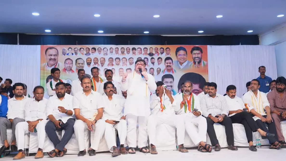 Munnuru Kapu Corp Chief Gets Grand Welcome In Karimnagar Munnuru Kapu Corp Chief Gets Grand Welcome In Karimnagar