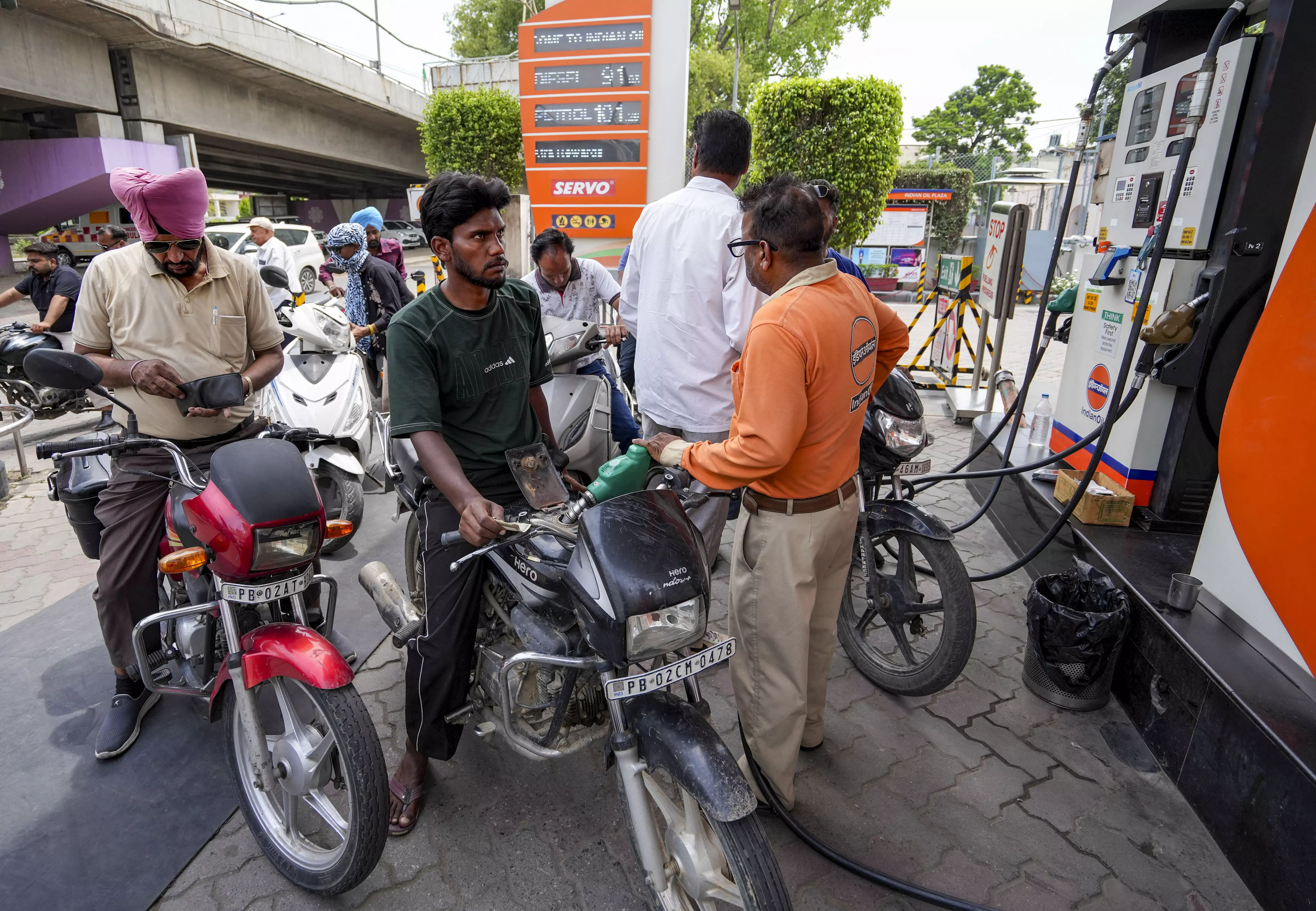 Petrol, Diesel Prices Hiked by 90 Paise Per Litre Petrol, Diesel Prices Hiked by 90 Paise Per Litre