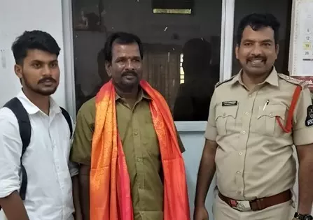 Ramgopalpet Police Recovers Cash Bag, Returns to Owner Swiftly Ramgopalpet Police Recovers Cash Bag, Returns to Owner Swiftly