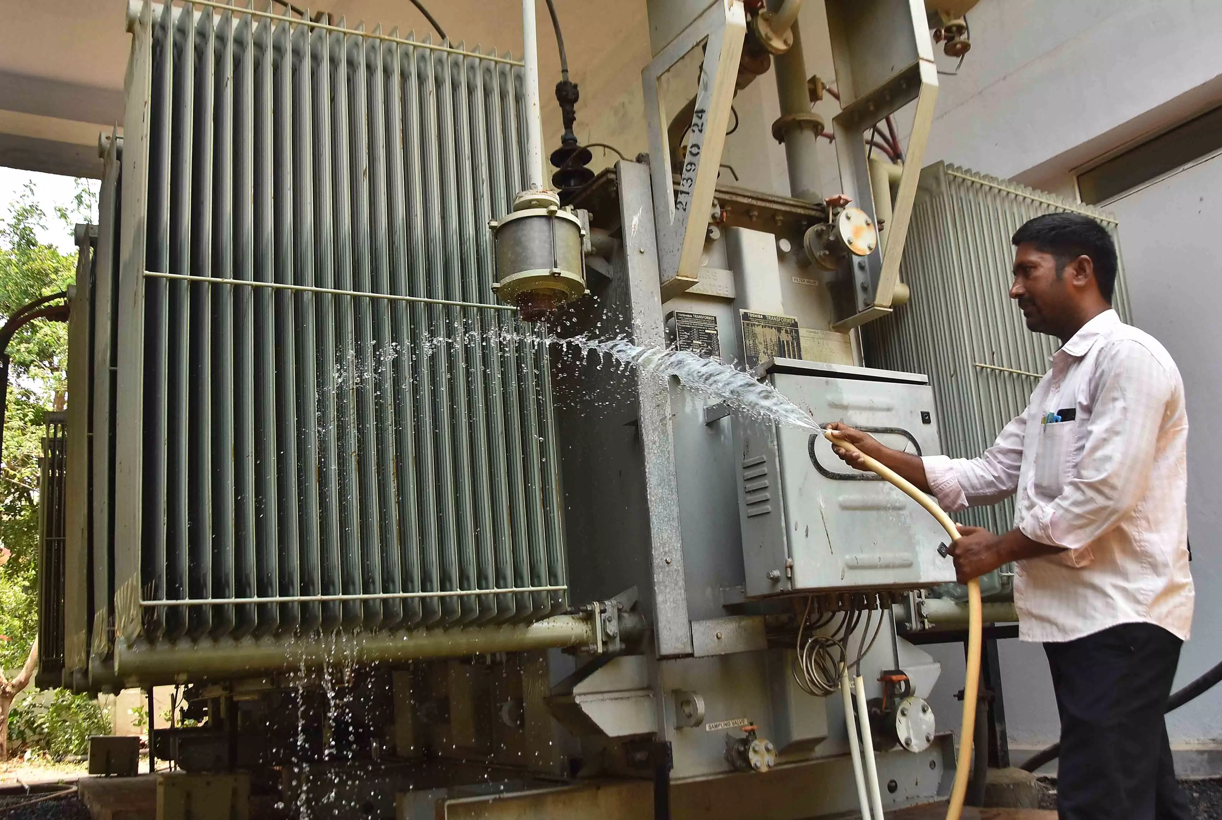 VMC Issues Heatwave Alert, Advises Residents To Stay Indoors VMC Issues Heatwave Alert, Advises Residents To Stay Indoors