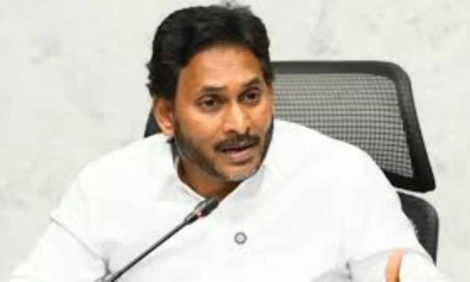 Jagan Accuses CM Naidu Of Misleading People Over Amaravati Project Jagan Accuses CM Naidu Of Misleading People Over Amaravati Project