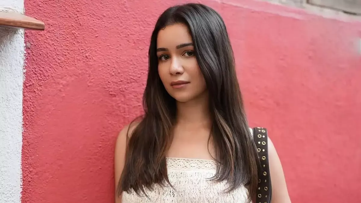 Sara Tendulkar Hits Back At Paparazzo Over Body-Shaming Comment Sara Tendulkar Hits Back At Paparazzo Over Body-Shaming Comment
