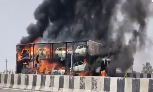 Toopran: Fire Breaks Out In Carrier Truck On NH 44, 8 Cars Gutted Toopran: Fire Breaks Out In Carrier Truck On NH 44, 8 Cars Gutted