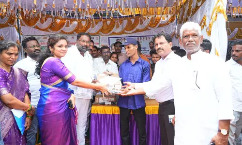 Vakiti Srihari Distributes Assistive Devices to Persons with Disabilities in Narayanpet Vakiti Srihari Distributes Assistive Devices to Persons with Disabilities in Narayanpet