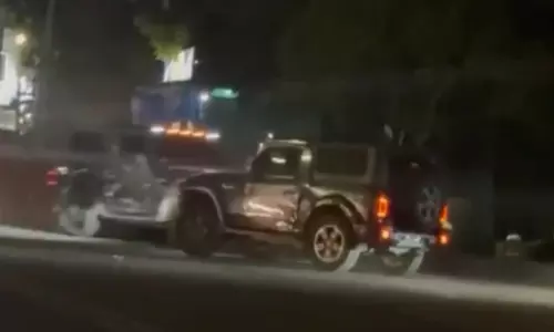 Childhood Friends Turn Rivals, Ram SUVs on Vijayawada Road Childhood Friends Turn Rivals, Ram SUVs on Vijayawada Road