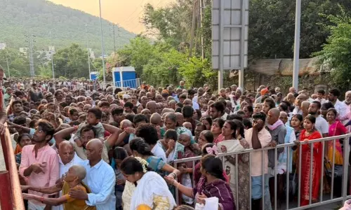 Tirumala Rush Continues, Darshan Wait Crosses 24 Hours Tirumala Rush Continues, Darshan Wait Crosses 24 Hours