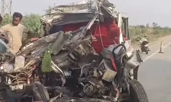 Kalaburagi: Five Die in Head-On Collision Between Lorry, Cruiser Kalaburagi: Five Die in Head-On Collision Between Lorry, Cruiser