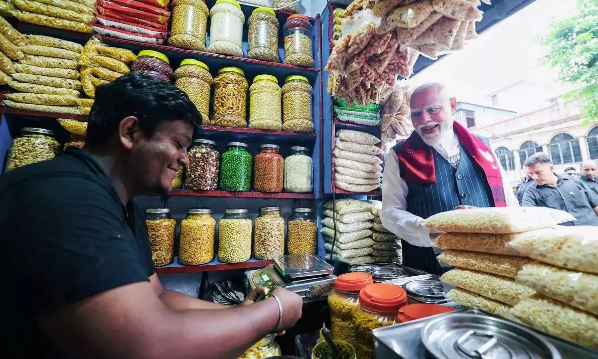 Bengal ‘Jhalmuri’ Vendor Gets Death Threats After PM Visit, Security Beefed Up Bengal ‘Jhalmuri’ Vendor Gets Death Threats After PM Visit, Security Beefed Up