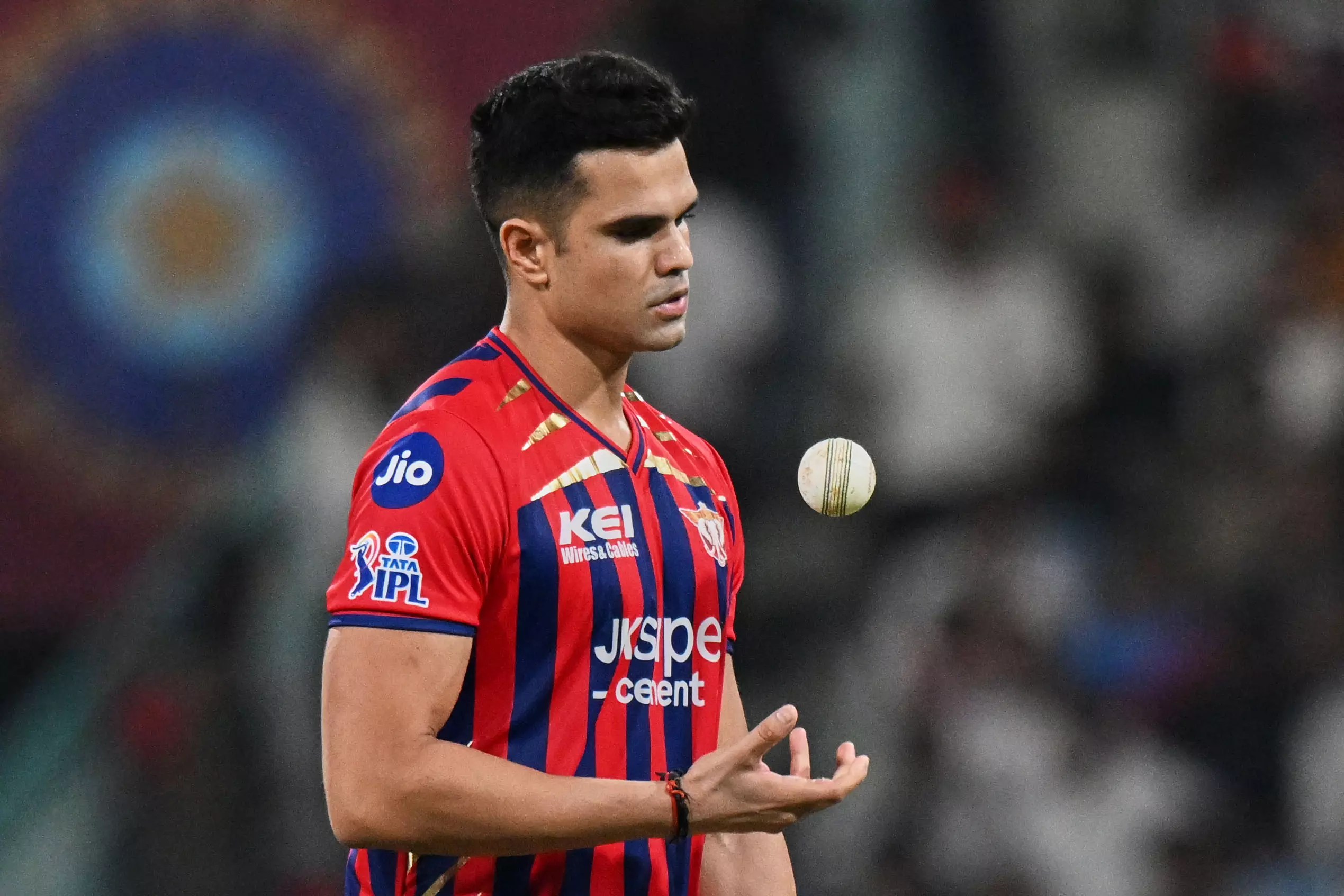 Arjun Receives Praise From Senior Tendulkar After Impressive LSG Debut Arjun Receives Praise From Senior Tendulkar After Impressive LSG Debut