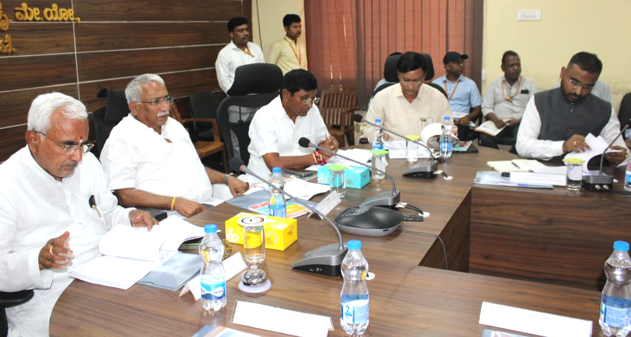 Timmapur Directs Officials To Ready Compensation Records Under UKP