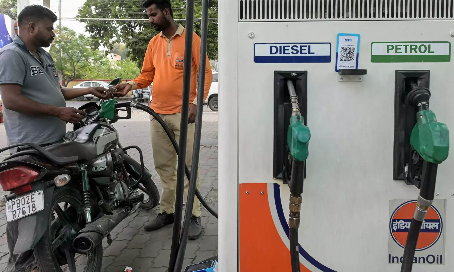 Fuel Prices Surge Again; Petrol Crosses ₹117 in AP, ₹115 in Hyderabad Fuel Prices Surge Again; Petrol Crosses ₹117 in AP, ₹115 in Hyderabad