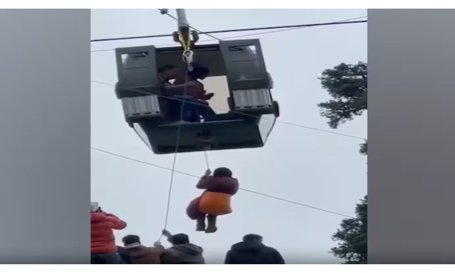 Panic as Gulmarg Gondola Grinds to a Halt Mid‑Air