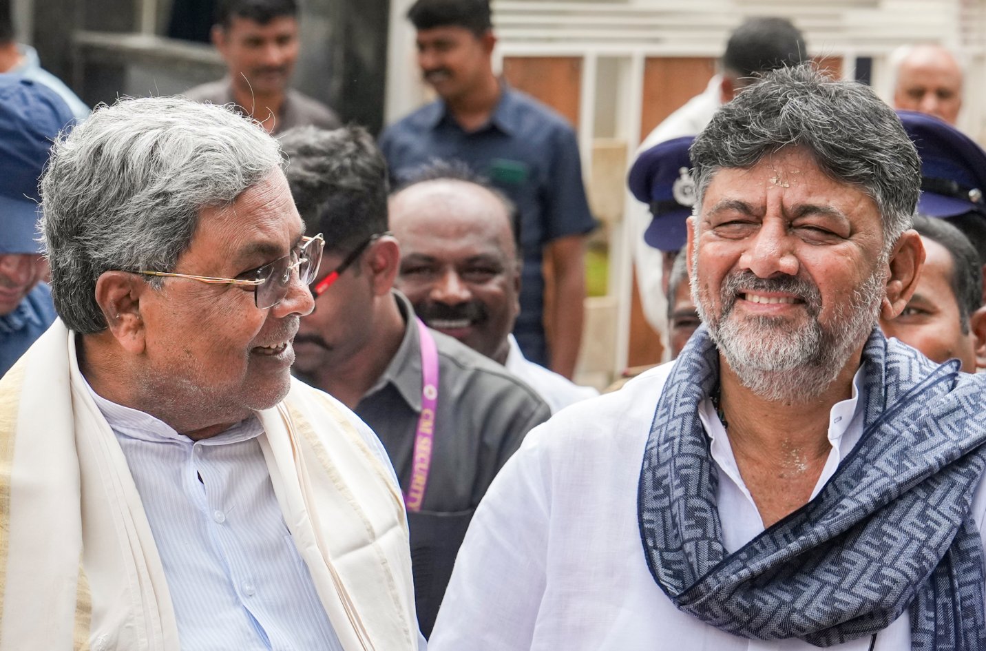 A Doomsday for Cm Siddaramaiah, Dycm Shivakumar, Fly to New Delhi