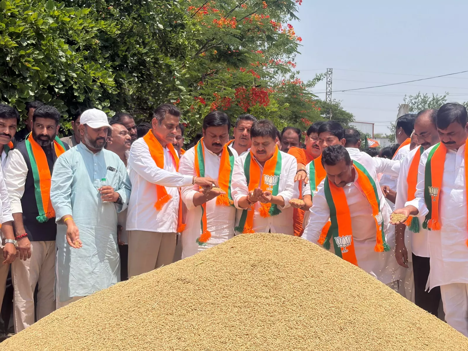 BJP Bus Yatra Targets Paddy Procurement Failures