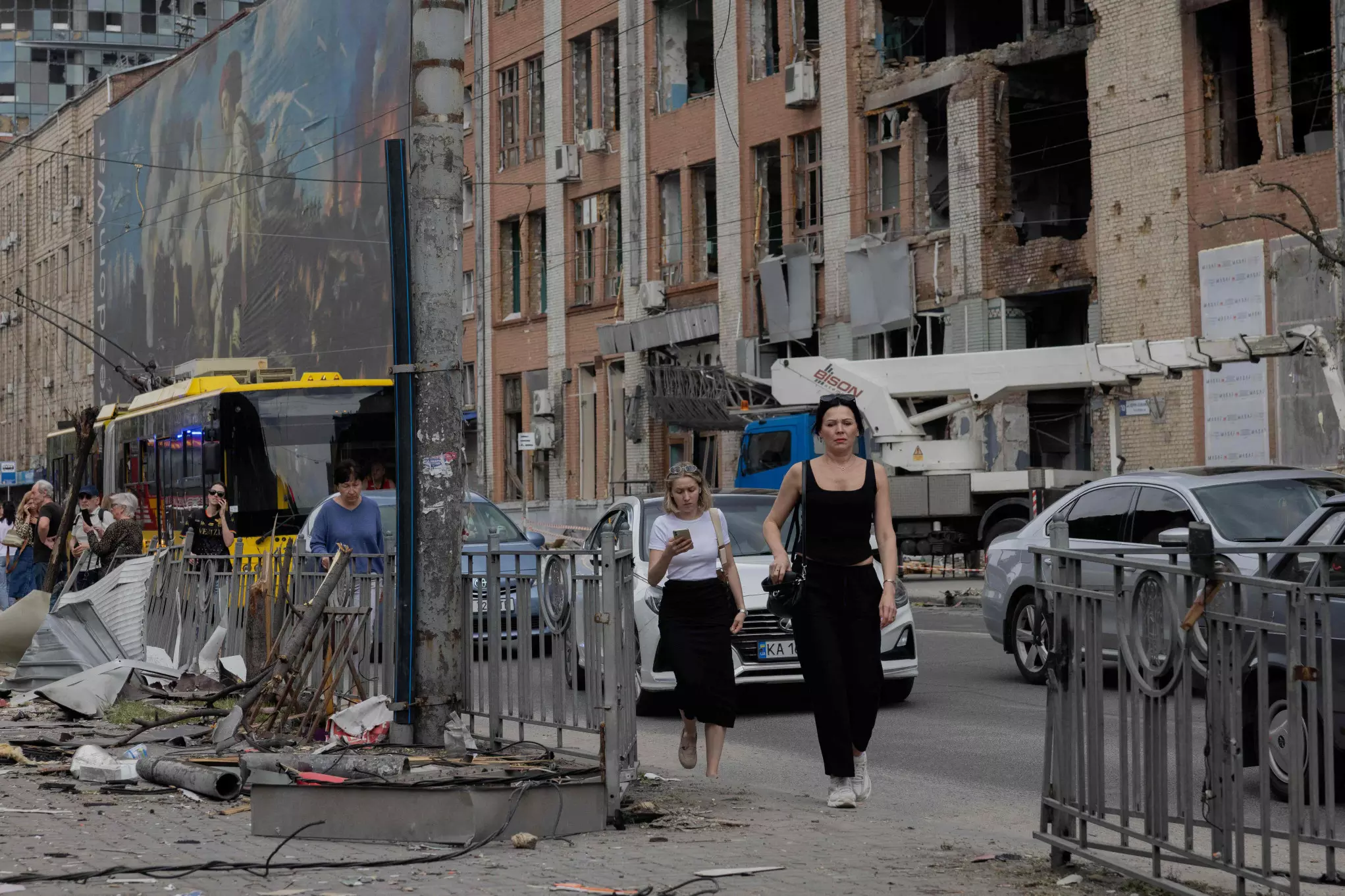Russia Threatens Systematic Strikes on Kyiv, Urges Evacuation Russia Threatens Systematic Strikes on Kyiv, Urges Evacuation