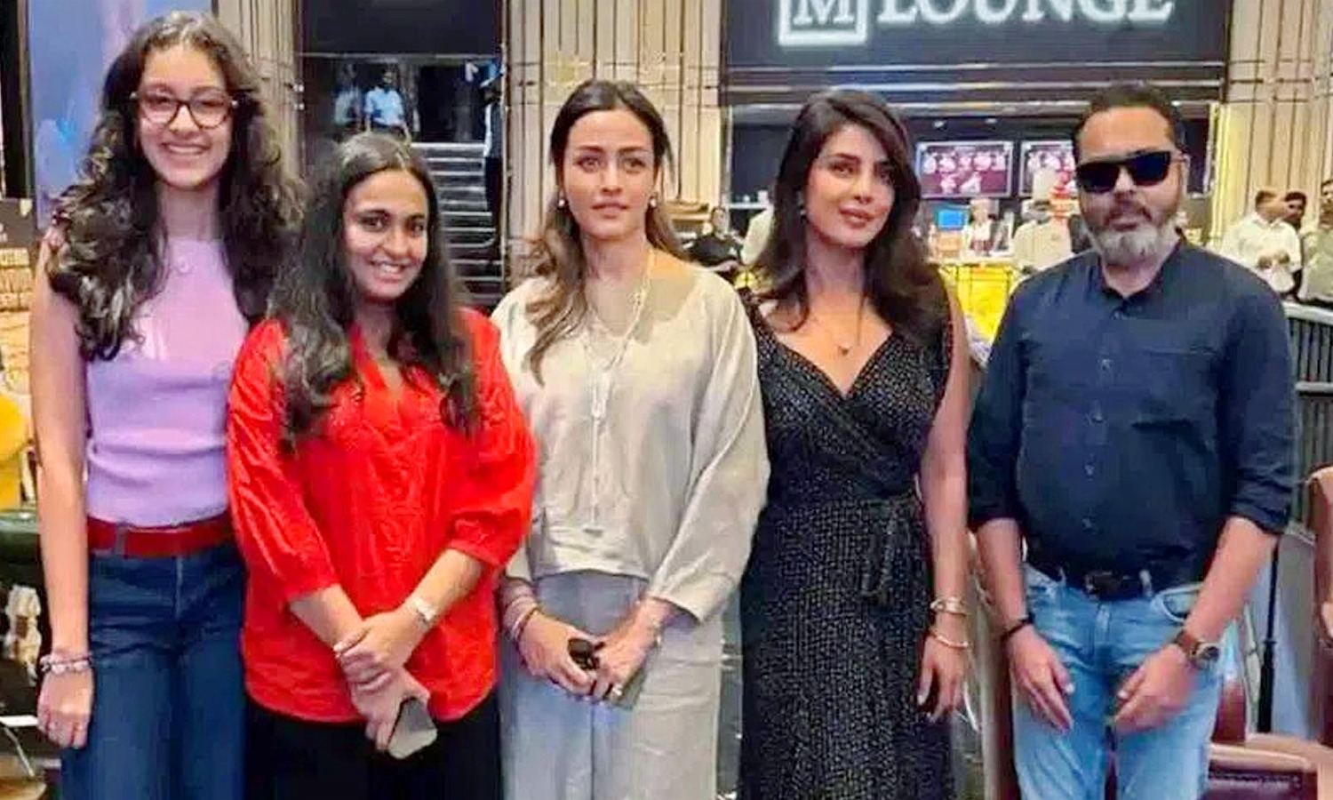 Priyanka Chopra Spotted with Namrata Shirodkar and Sitara Amid Varanasi Shoot