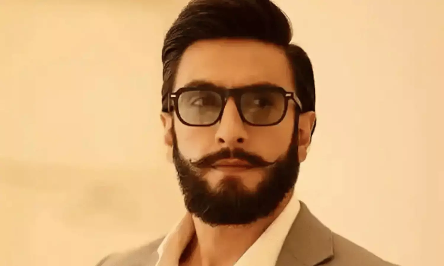 Cine Workers’ Body Opposes Ranveer’s ‘Don 3’ Exit; Actor Responds Cine Workers’ Body Opposes Ranveer’s ‘Don 3’ Exit; Actor Responds
