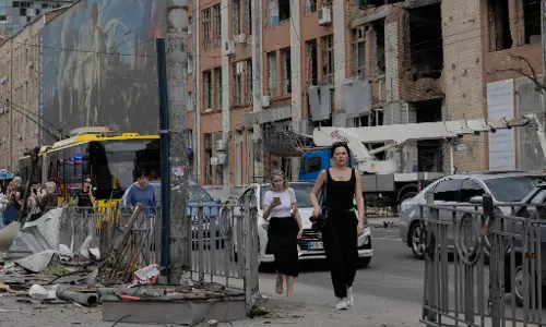 Russia Threatens Systematic Strikes on Kyiv, Urges Evacuation Russia Threatens Systematic Strikes on Kyiv, Urges Evacuation