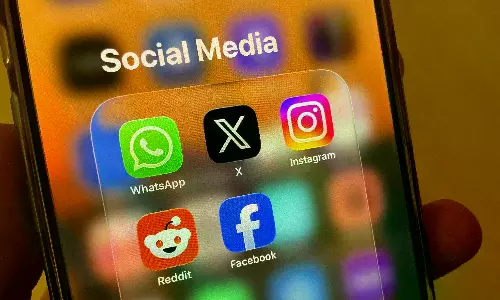 Social Media As Bad For Children As Smoking, British Doctors Say Social Media As Bad For Children As Smoking, British Doctors Say