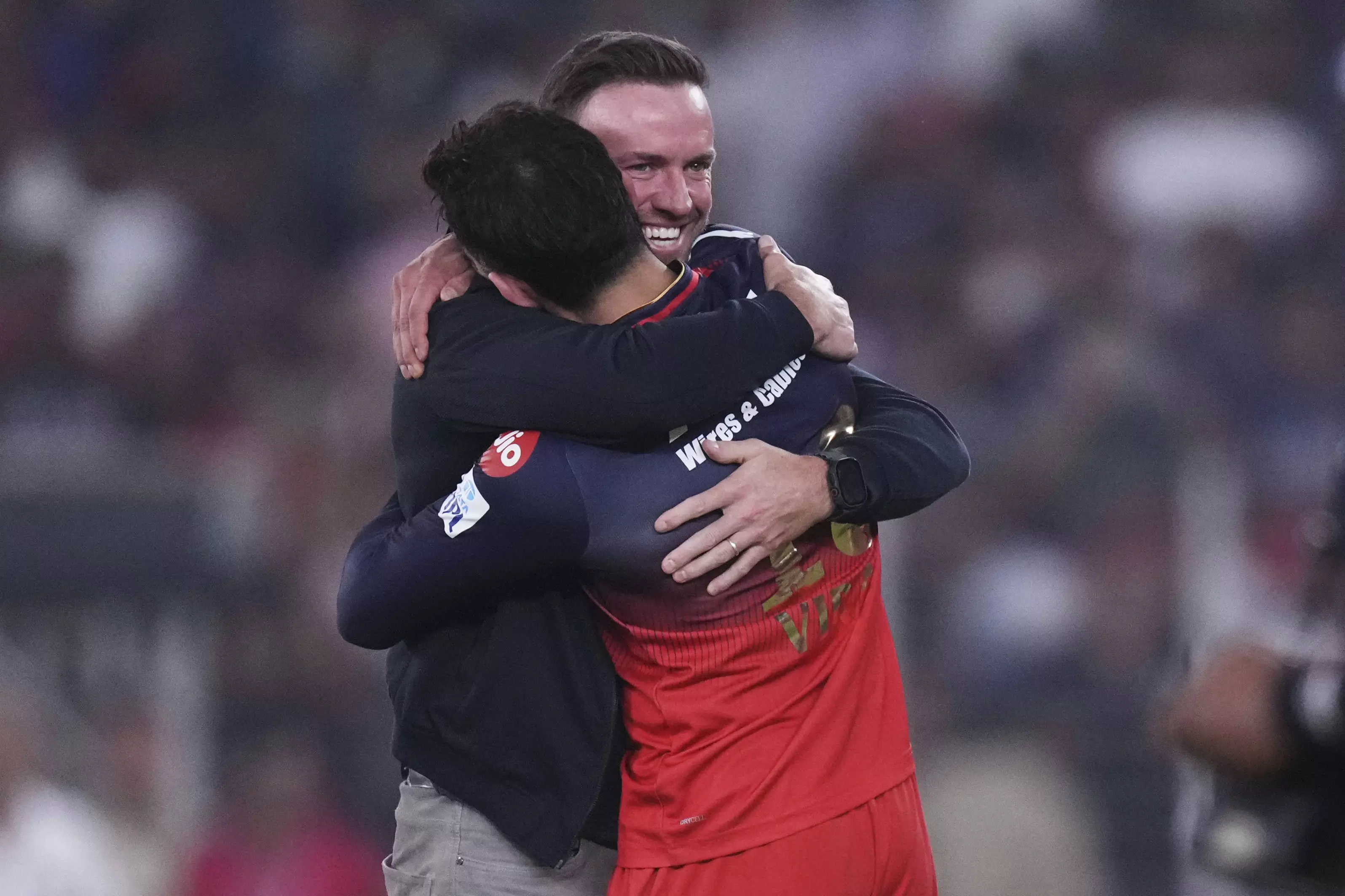Virat-AB Share an Emotional Hug After RCB Makes It to IPL Finals Virat-AB Share an Emotional Hug After RCB Makes It to IPL Finals