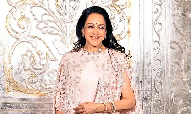 Sunny, Bobby Fine With Hema Malini Receiving Late Dharmendra’s Padma Award Sunny, Bobby Fine With Hema Malini Receiving Late Dharmendra’s Padma Award