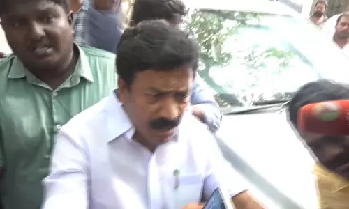 AIADMK Factions Patch Up, C Ve Shanmugham May Go to TVK AIADMK Factions Patch Up, C Ve Shanmugham May Go to TVK