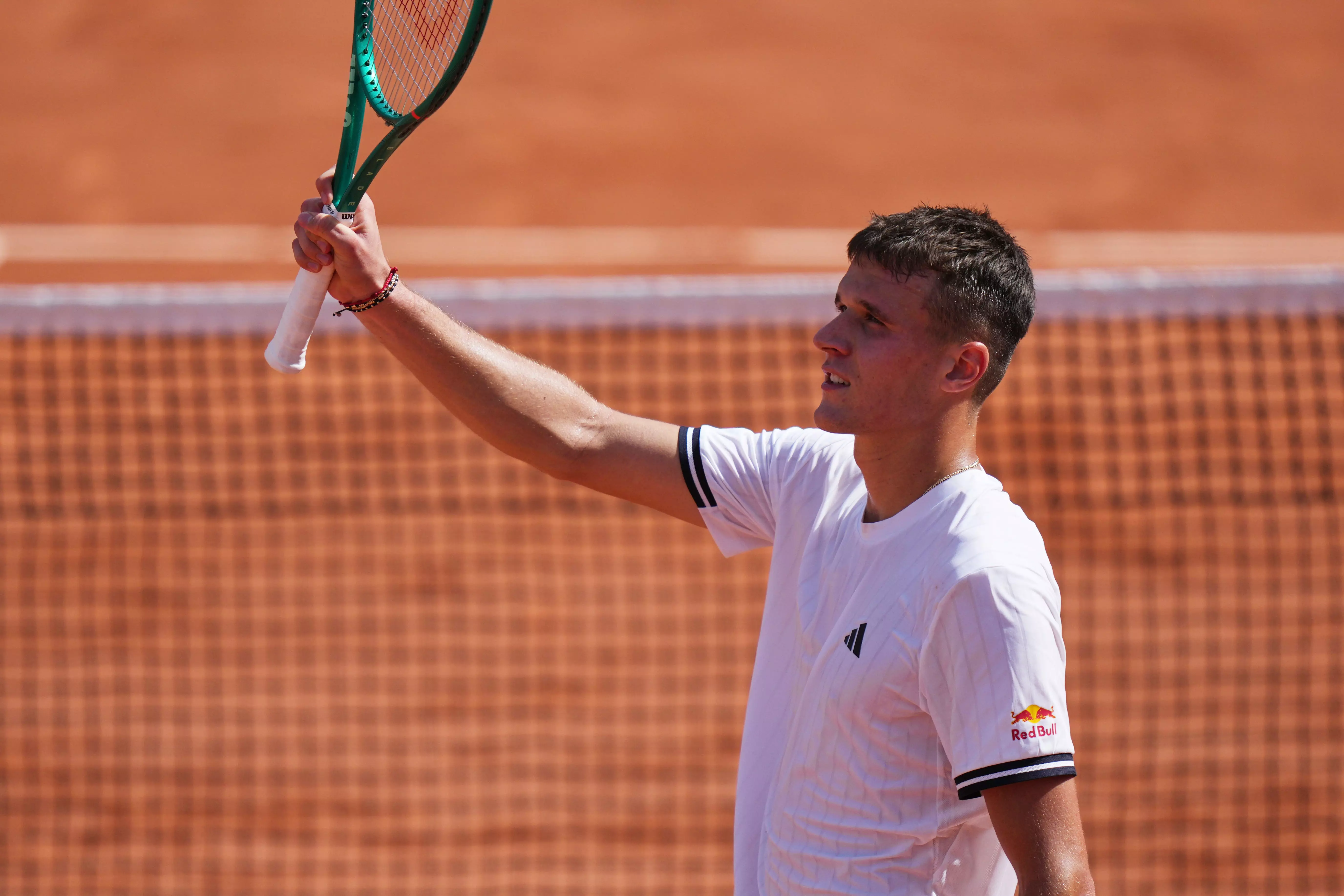 Insane to Play in French Open Heat, Says Mensik After Cramps Insane to Play in French Open Heat, Says Mensik After Cramps